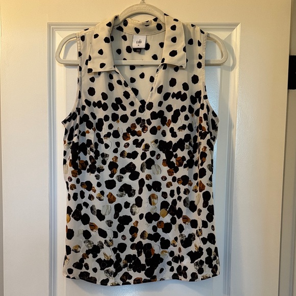 CAbi Seismic Top with subtle peplum, Medium - Picture 3 of 10